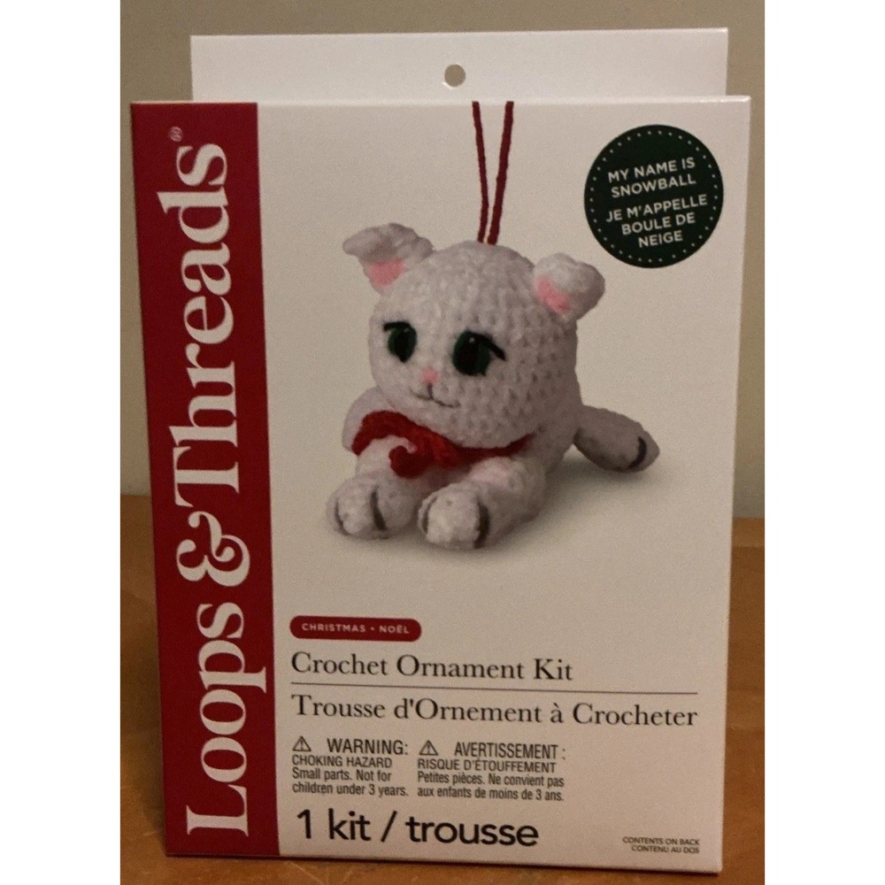 Loops & Threads Christmas Crochet Kit, Snowball The Kitty, NIB
